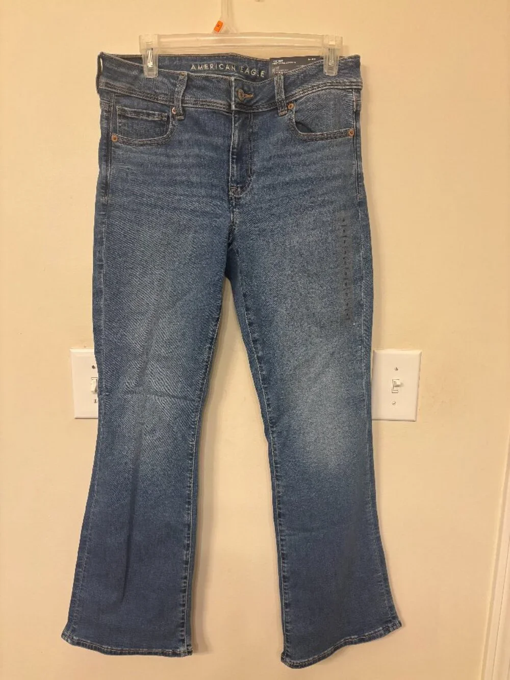 American Eagle Size 8Short Denim Jeans NWT - Picture 1 of 5